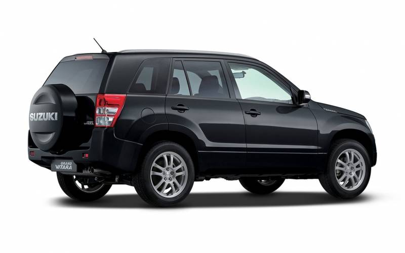 Comparison Suzuki  Grand  Vitara  Sports 2017 vs Zotye 